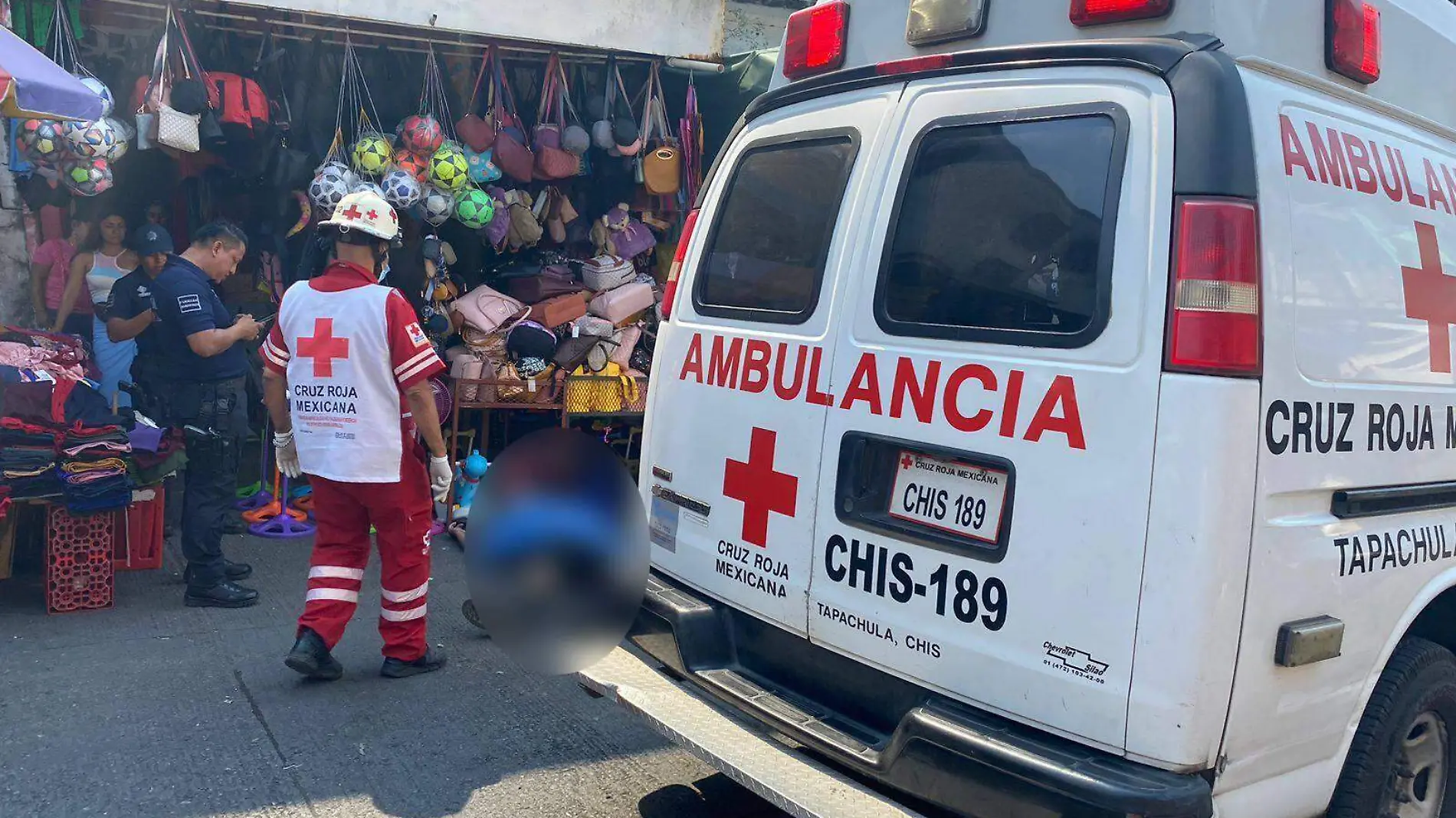 hombre fallece en la calle